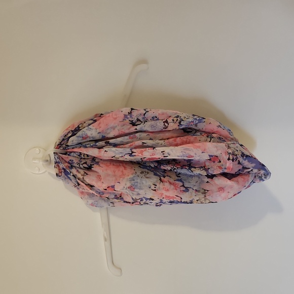 Scarf bundle - Picture 9 of 12